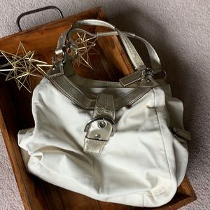 Coach 3 Compartment Purse from Outlet Cream